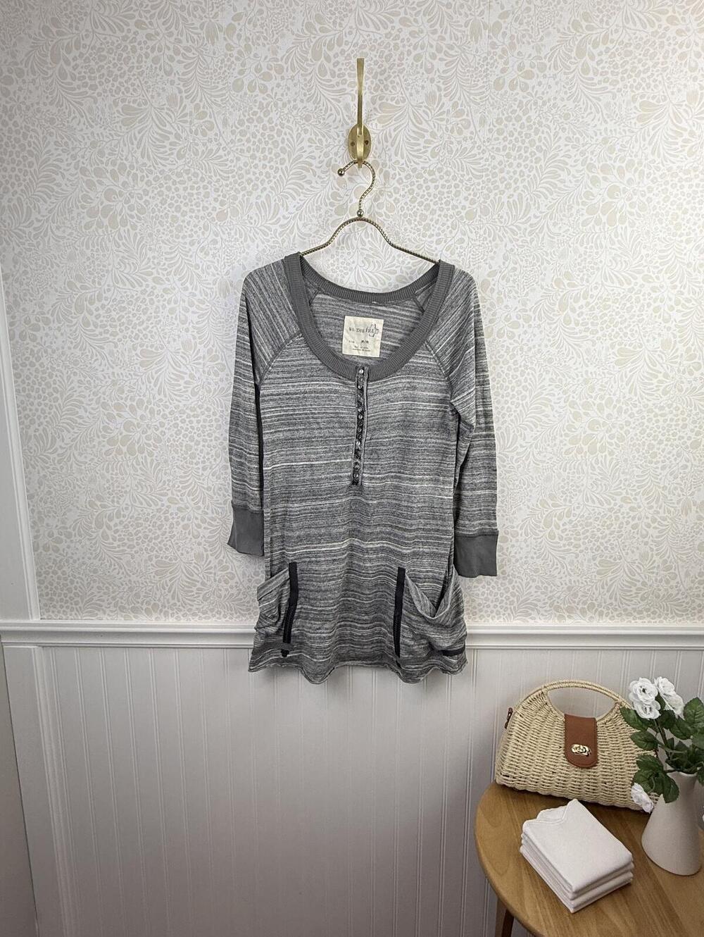 We The Free Heathered Gray Scoopneck Pocket Henley Tunic - Size - Medium